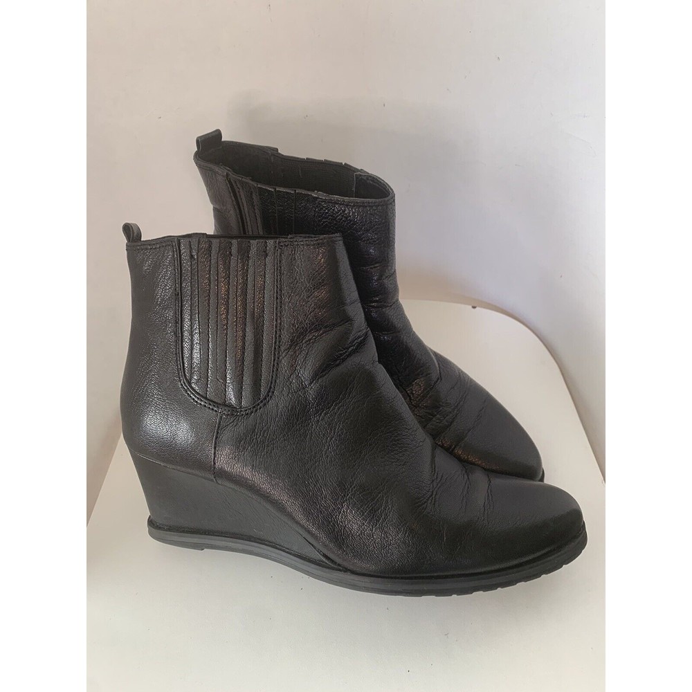 ELLEN TRACY Terence Black Pull on Ankle Boots Size 8.5  (227)